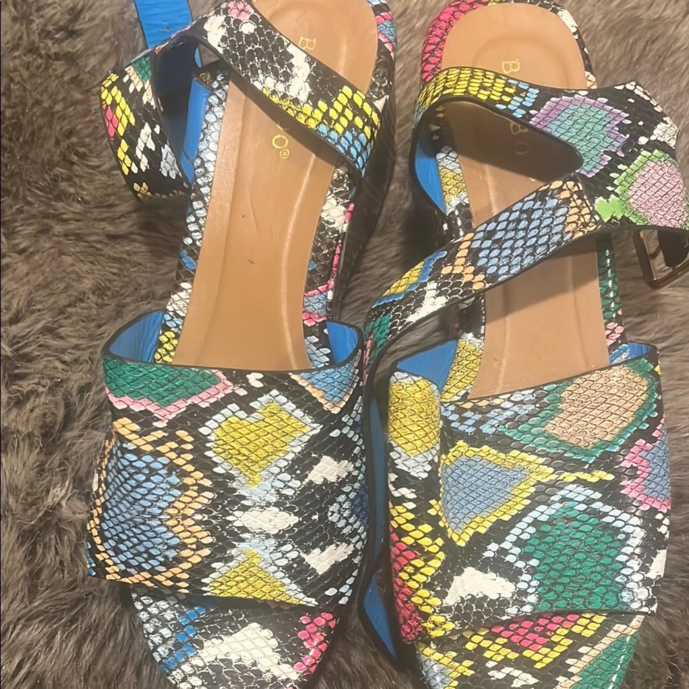 BCBG Black and Blue Sandals with Chunky Heel